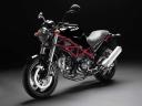 07 Ducati 695 Monster.jpg