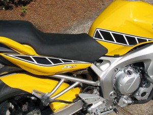 FZ6 Side close-up