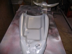 Tank with primer