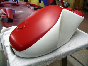 RZ350 tank with red and white painted on