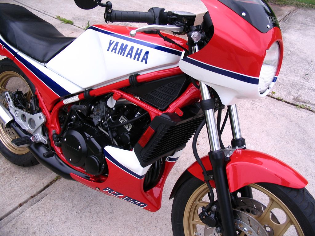 Yamaha RZ350 restoration gallery pages are up