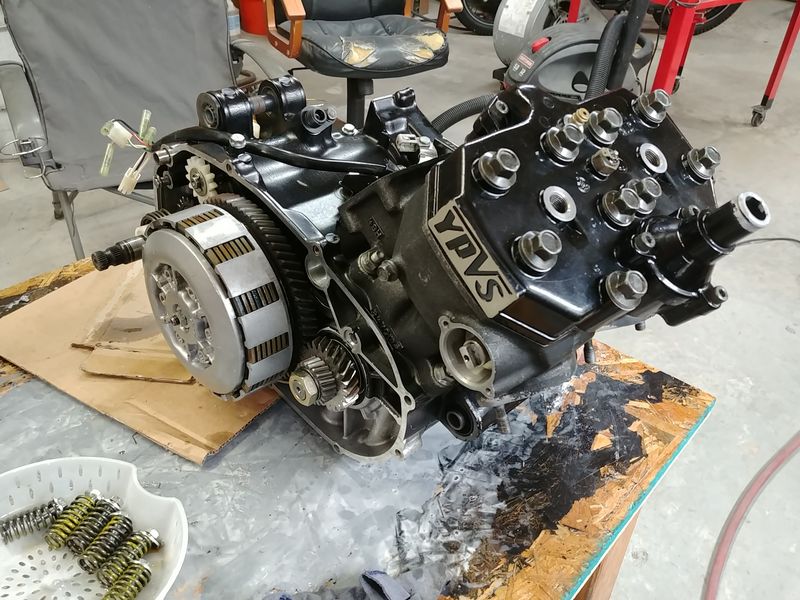 RZ350 engine rebuild2 National Superbike